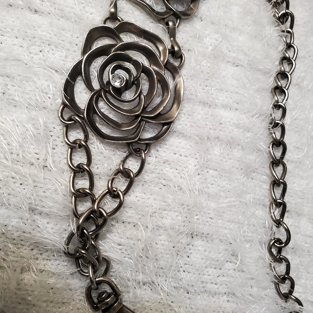 Beautiful Pewter Rose Link Belt - Picture 2 of 3